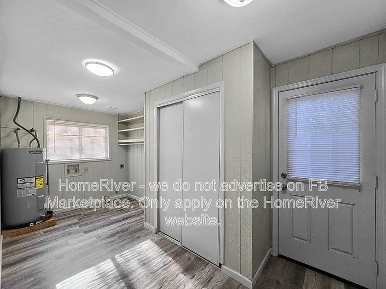 512 S 75th Pl — Photo 9