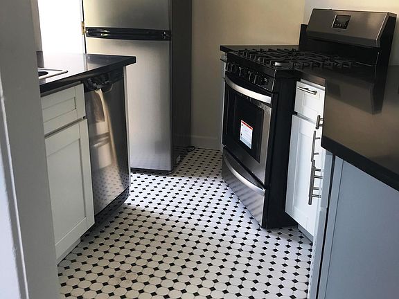 5th image of 4605 1/2 Ambrose Ave