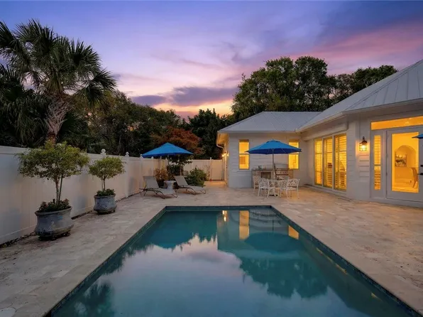 90 Strand Dr, Indian River Shores, FL 32963