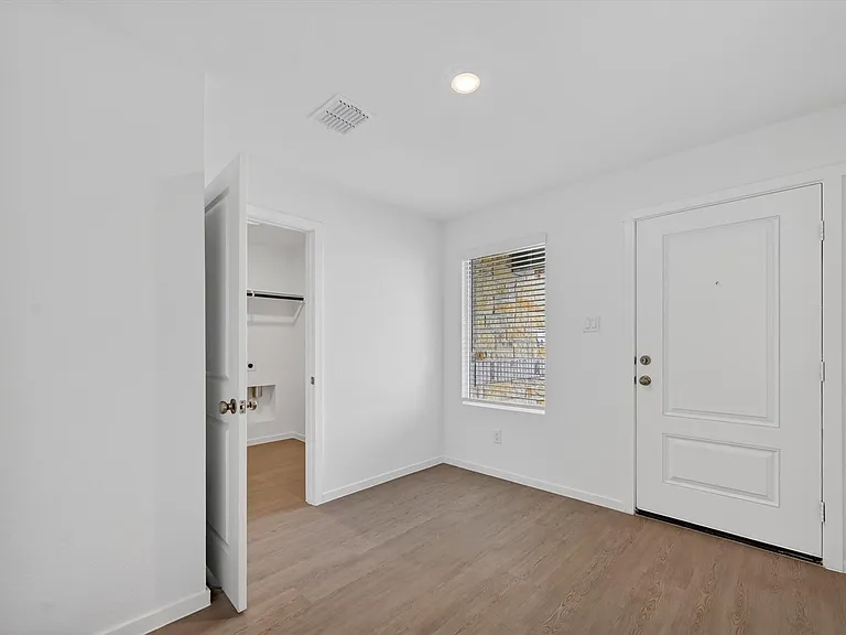 1316 Alfred St — Photo 7