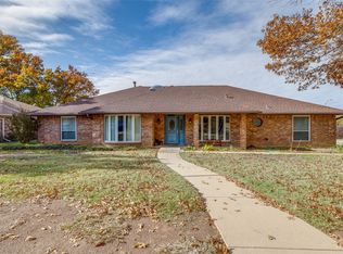 3104 Avon Dr, Arlington, TX 76015