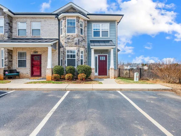 207 Capstone Dr, Lynchburg, VA 24502