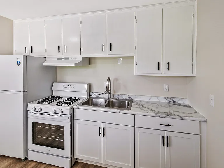 991 Tollview Ave #10 — Photo 3
