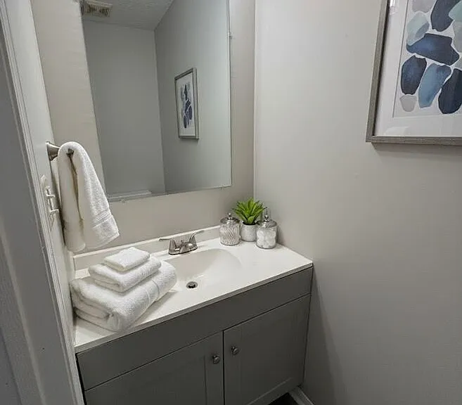 196 Georgetown Dr #5 — Photo 13