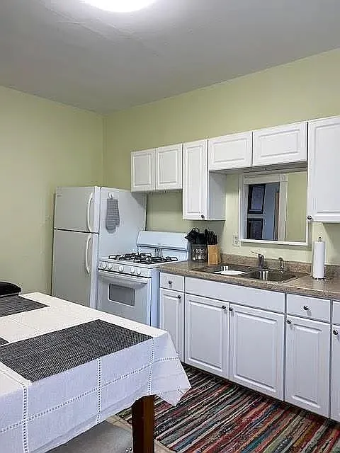Building Photo - 36 N Layman Ave #4