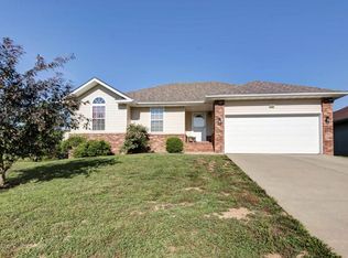 4351 N Branavy Ave, Springfield, MO 65803