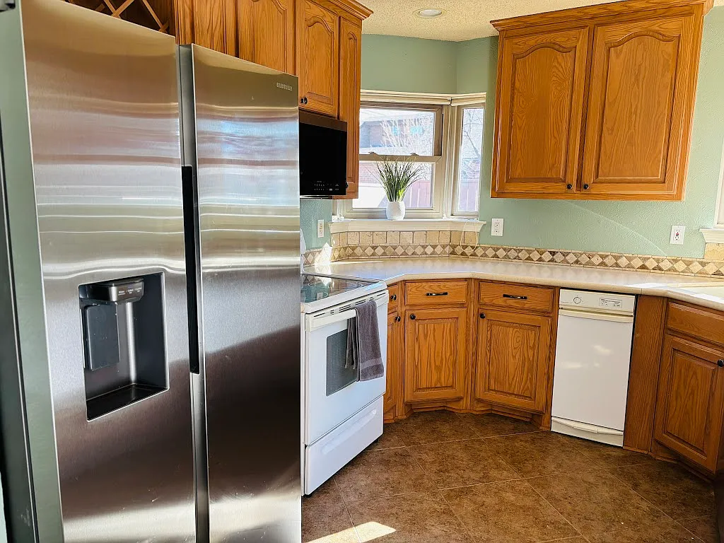 3 bed, 1705 sqft, $4,500 — Photo 4