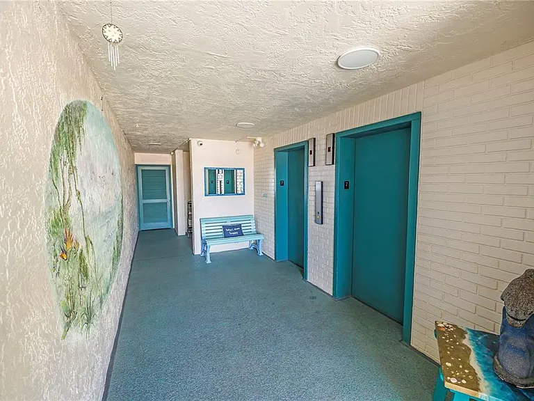 6020 Shore Blvd S #712 — Photo 39