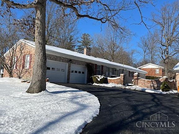 2nd image of 102 Hickory Hill Dr