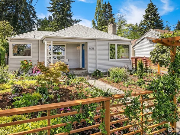11737 22nd Avenue NE, Seattle, WA 98125