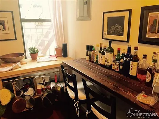 Rented by City Connections Realty | media 4