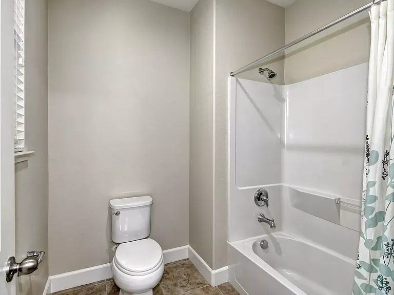 5654 Saratoga Cir — Photo 21