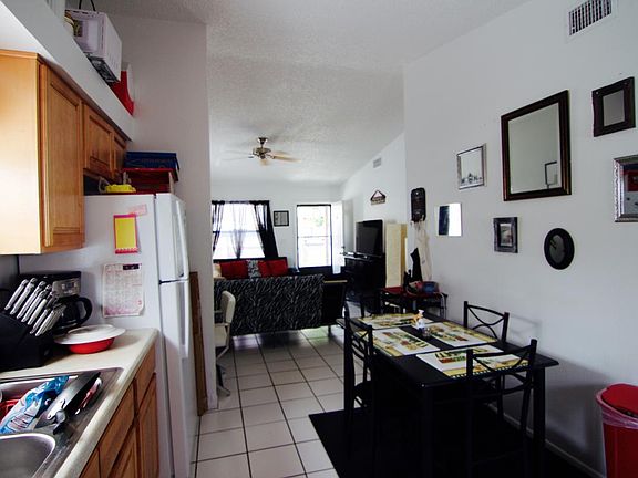 4th image of 949 Georgia Ave APT A