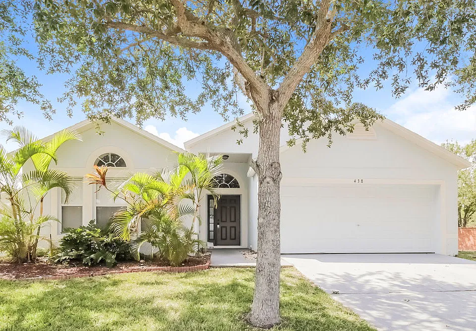 438 Grand Royal Cir