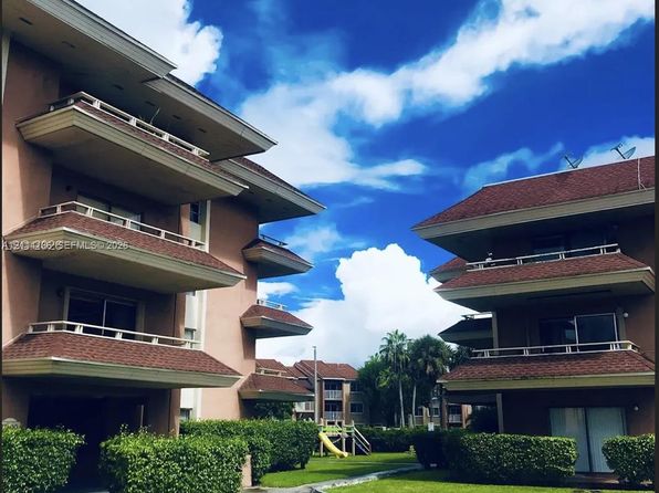 17500 NW 68th Ave APT D2002