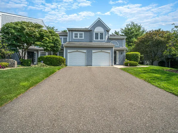 188 Lakebridge Drive N, Kings Park, NY 11754