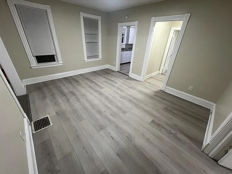 598 Lord St #1 — Photo 11