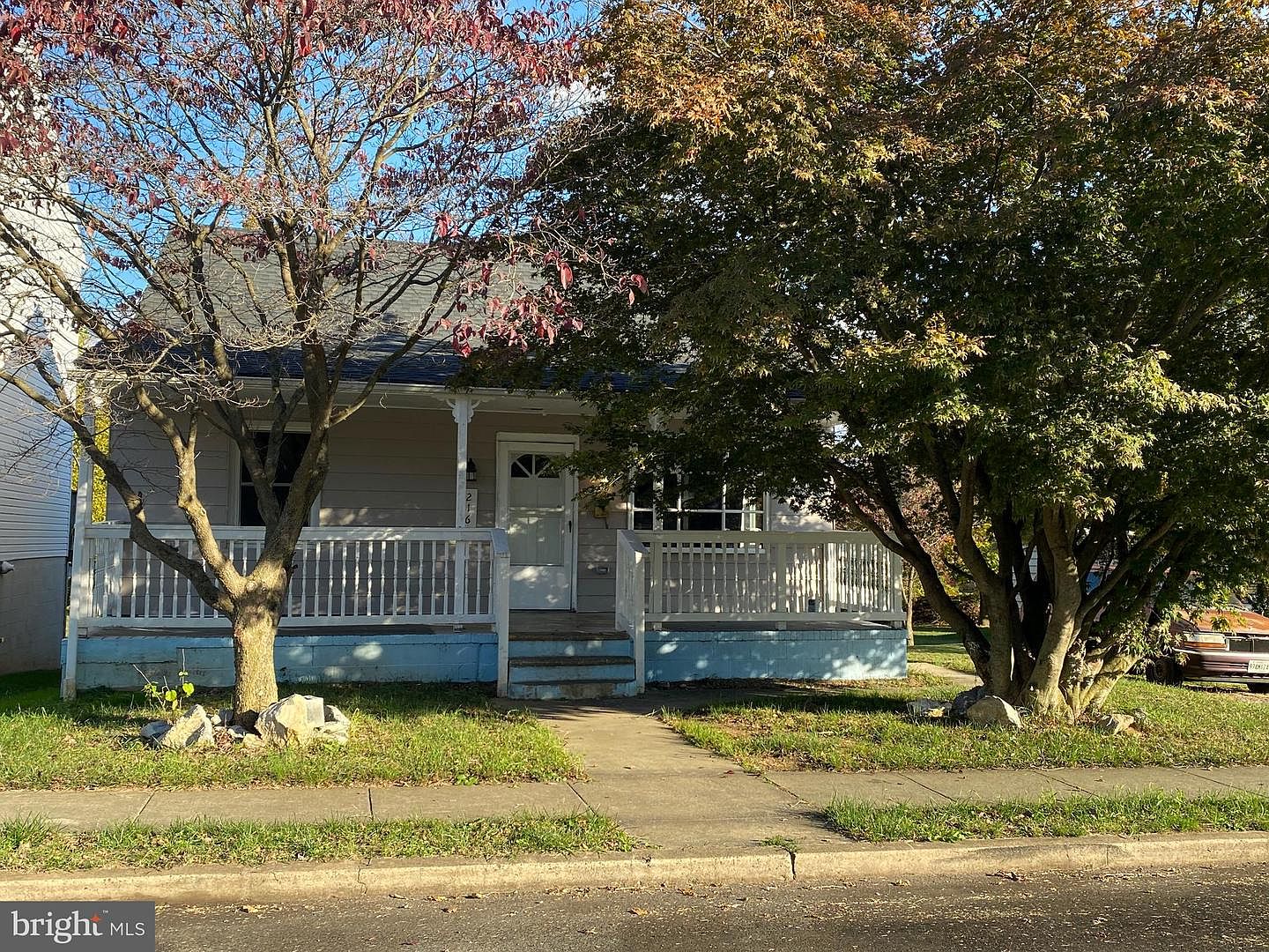 216 Willard St