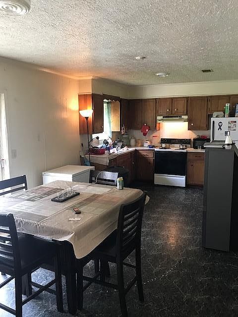 2nd image of 329 Murdoch Ln