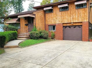 39055 Gardenside Dr, Willoughby, OH 44094