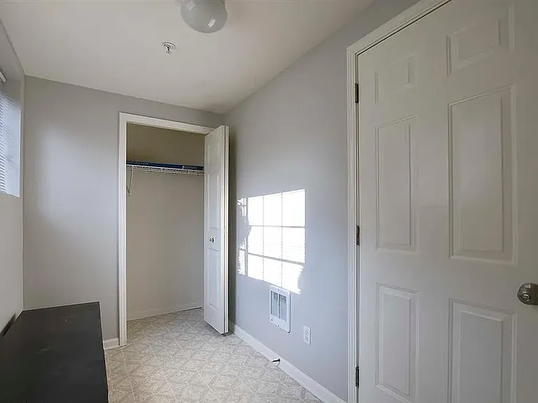 1449 Ashford Ct — Photo 1