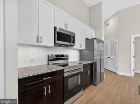 624 Main St