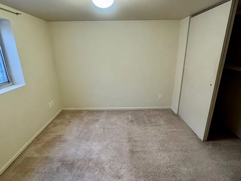 1125 Lindstrom Dr — Photo 13
