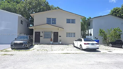 3519 SW 17th Ter #3519 Photo 1