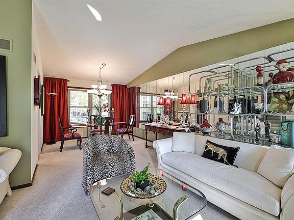 5th image of 3066 Woodside Dr
