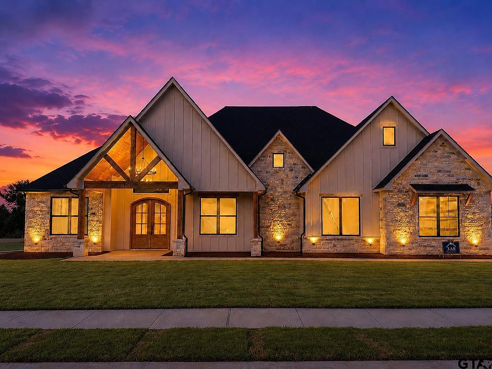 1st image of 17038 Woodcrest Cir