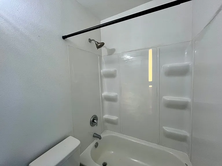 713 Augusta Ave — Photo 13