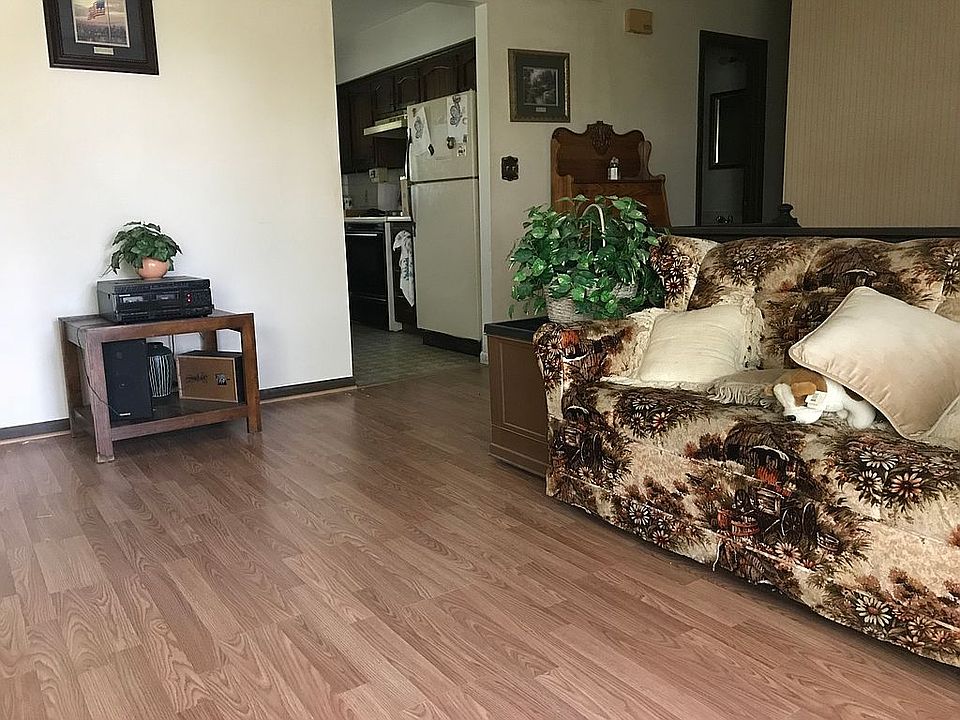 2nd image of 1620 S Country Club Dr