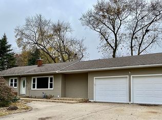 3823 Evergreen Ln, Cedar Falls, IA 50613