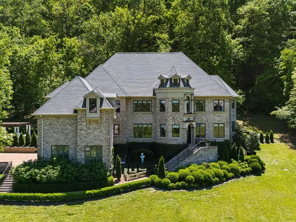 1060 Natchez Valley Ln, Franklin, TN 37064