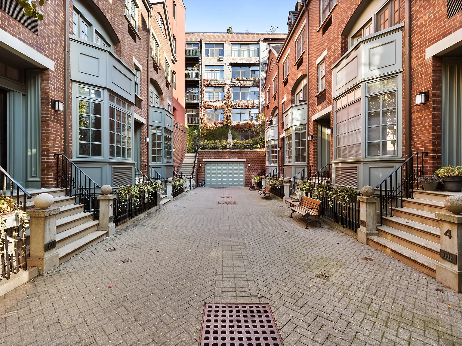 687 Greenwich Street — Photo 2
