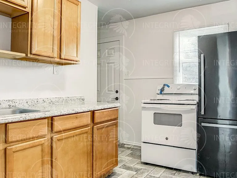 4411 S Benton Ave — Photo 12