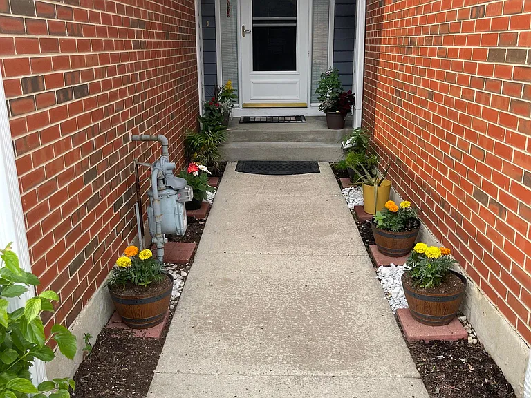 363 Prairie Meadow Ln — Photo 2