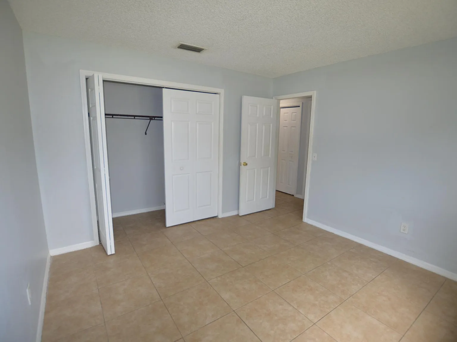 7947 Pinehurst Dr — Photo 3