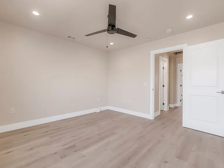 2501 Floral Ave — Photo 12