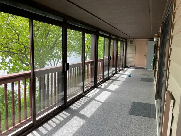 550 Cliffs Dr APT 301C, Ypsilanti, MI 48198
