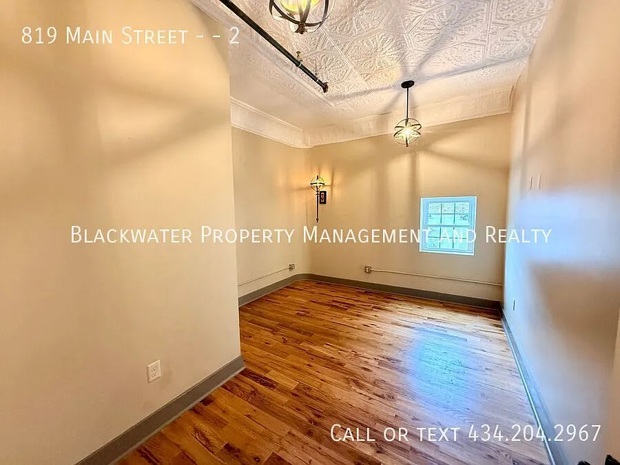 2 Bedroom Apartment in Downtown Lynchburg! — Photo 4