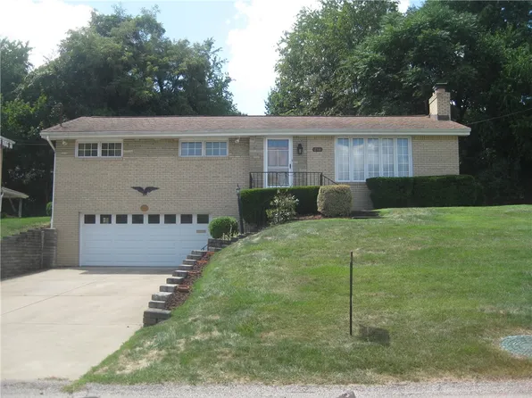215 Gates Dr, Homestead, PA 15120