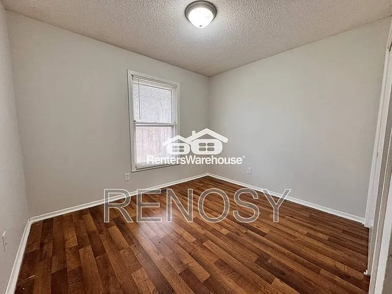 830 Hartford Ave — Photo 10