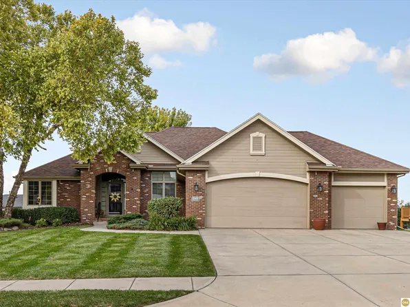 1908 Diane Dr, Papillion, NE 68046