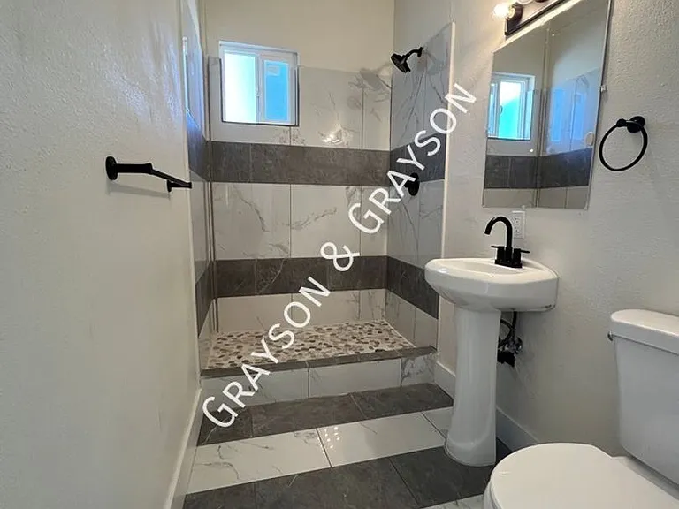 315 E Carol Ave — Photo 11