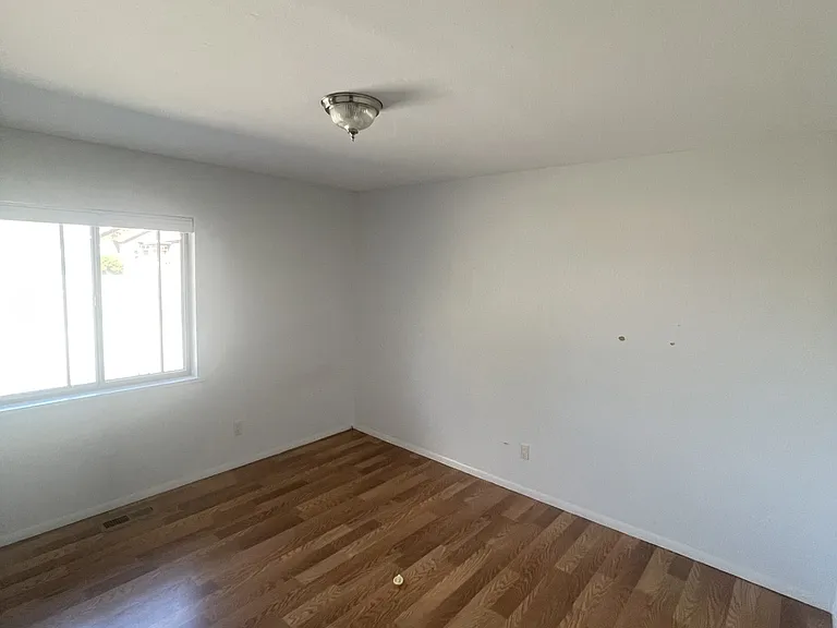 2355 Hill Ct — Photo 2