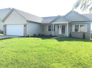126 Grey Wolf Dr, O'Fallon, MO 63366