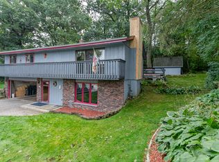 740 Cardiff Ct, Hartland, WI 53029