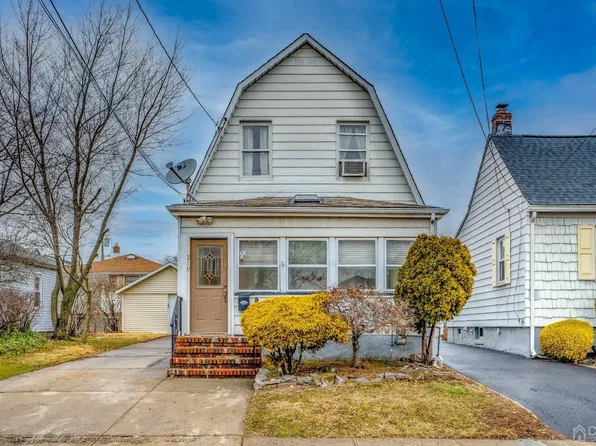 210 Mawbey St, Woodbridge, NJ 07095