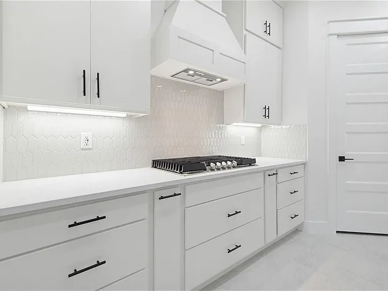 431 Hedge Dr — Photo 9